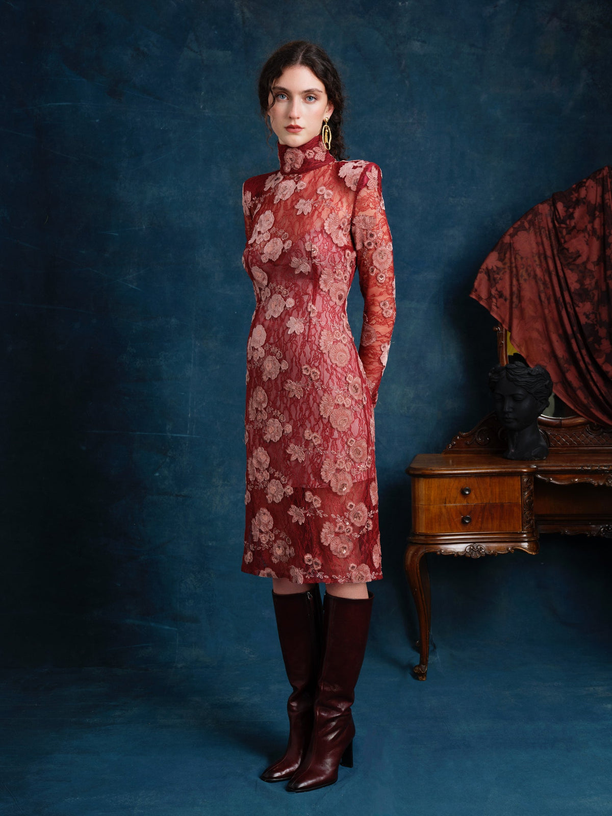 Montera Lace Midi Dress