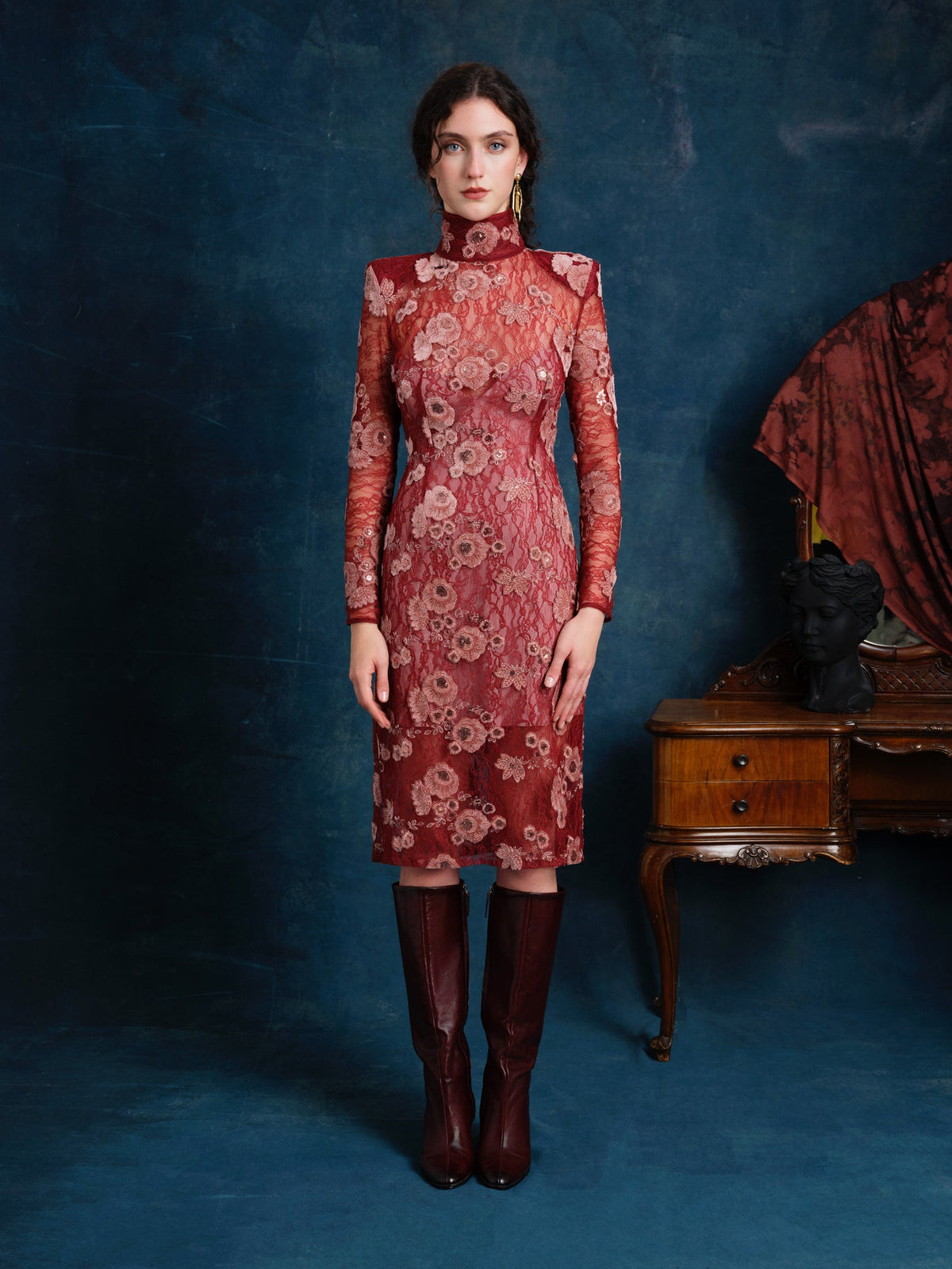 Montera Lace Midi Dress